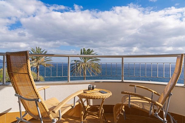Pestana Grand Premium Ocean Resort - Beispiel Balkon Doppelzimmer Classic Meerblick (Zimmercodierung D1M)