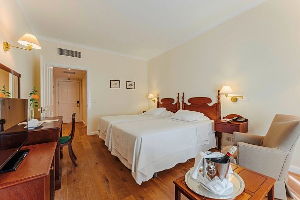 Quinta da Bela Vista - Wohnbeispiel Doppelzimmer Gartenblick Balkon (Zimmercodierung D1G)