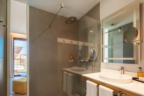 Sentido Galomar - Beispiel Bad Suite seitl. Meerblick (Zimmercodierung WBN)