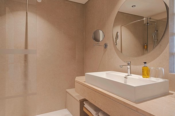 Sentido Galosol - Beispiel Bad Doppelzimmer Gartenblick (Zimmercodierungen DBG & SB1)