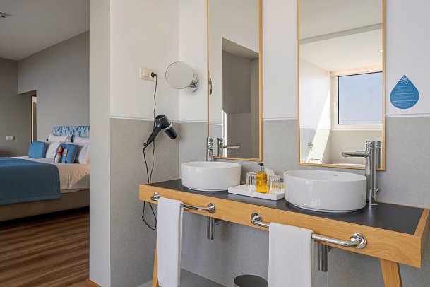 Sentido Galosol - Beispiel Bad Master Suite Meerblick (Zimmercodierung W1M)