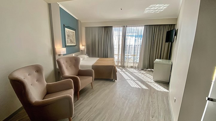 Orca Praia - Wohnbeispiel Suite Deluxe Meerblick (Zimmercodierung WDM)