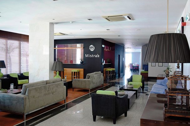 Madeira Regency Cliff