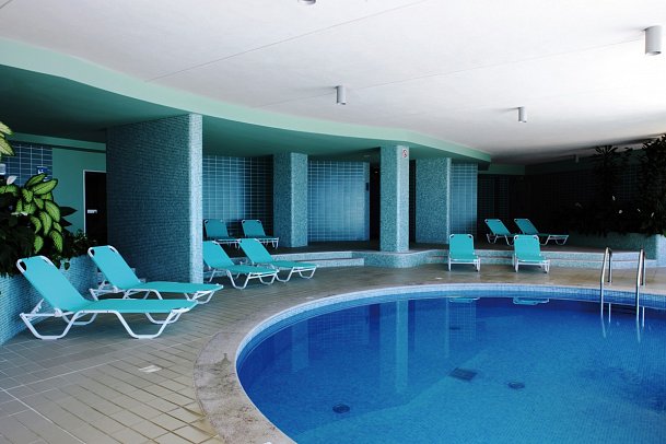 Madeira Regency Cliff