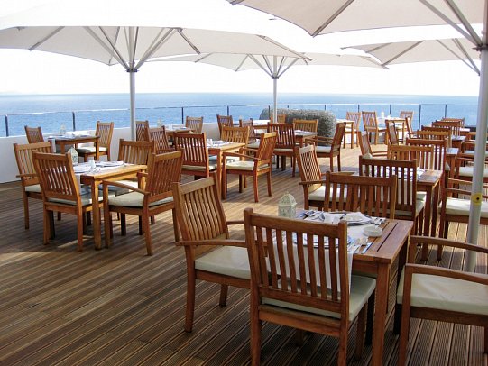 Madeira Regency Cliff