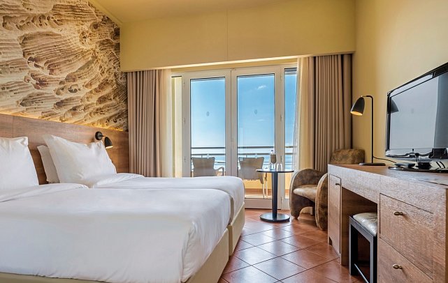 Calheta Beach - Wohnbeispiel Doppelzimmer Meerblick (Zimmercodierungen DBM, D1M & DBD)