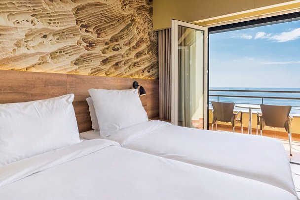 Calheta Beach - Wohnbeispiel Doppelzimmer Meerblick (Zimmercodierungen DBM, D1M & DBD)