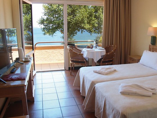 Dom Pedro Madeira - Wohnbeispiel Doppelzimmer Club Meerblick (Zimmercodierung DBM)