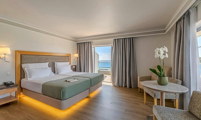 Pestana Carlton Madeira Premium Ocean Resort - Wohnbeispiel Juniorsuite Poolblick (Zimmercodierung JB1)