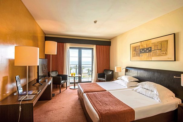 Vila Galé Santa Cruz - Wohnbeispiel Doppelzimmer Meerblick (Zimmercodierung DBM)