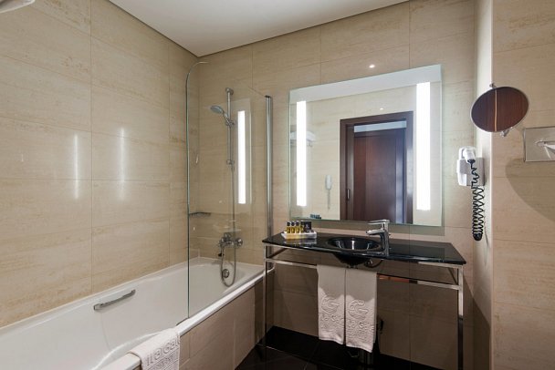 Vila Galé Santa Cruz - Beispiel Bad (Zimmercodierungen DBL & DBM)