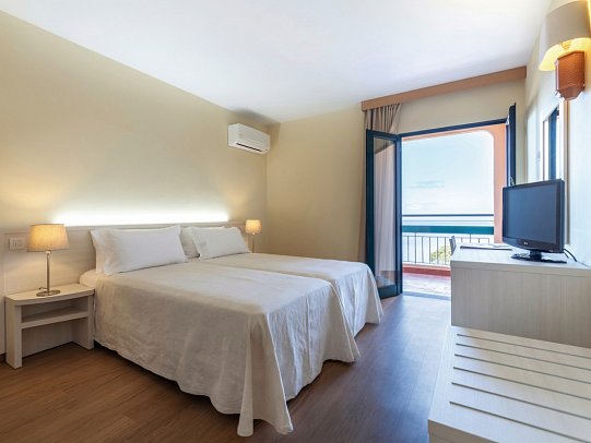 Dom Pedro Garajau - Wohnbeispiel Doppelzimmer Classic Meerblick (Zimmercodierung DBM)