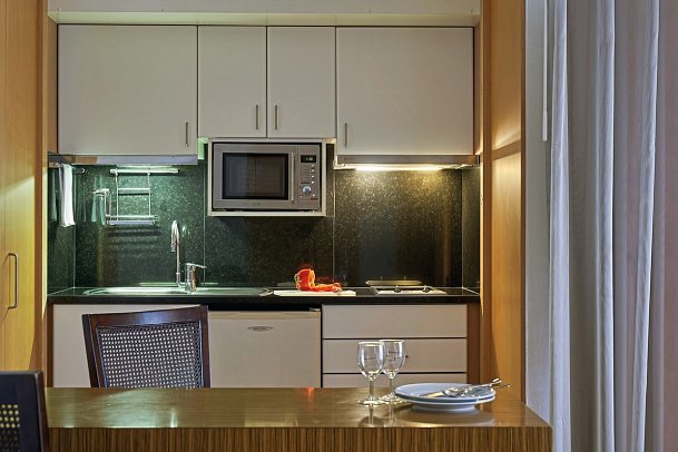 Golden Residence Madeira Hotel - Beispiel Kochnische Suiten/Apt. (Zimmercodierungen WB1, WB3, WBN, W2N, WG1, ABN, A1N, A2N & ABM)