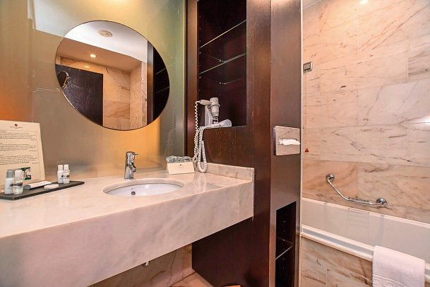 Quinta Mirabela - Beispiel Bad Doppelzimmer (Zimmercodierungen DBM, DB1, DSM & DSD)