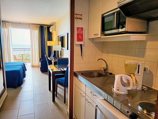 Cais da Oliveira - Wohnbeispiel Studio Meerblick (Zimmercodierungen SBM & S1M)