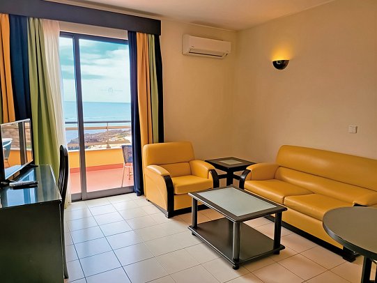 Cais da Oliveira - Wohnbeispiel Juniorsuite Meerblick (Zimmercodierung J1M)