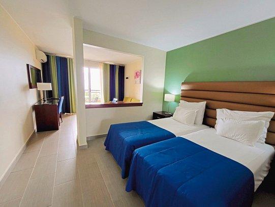 Cais da Oliveira - Wohnbeispiel Juniorsuite Meerblick (Zimmercodierung J1M)