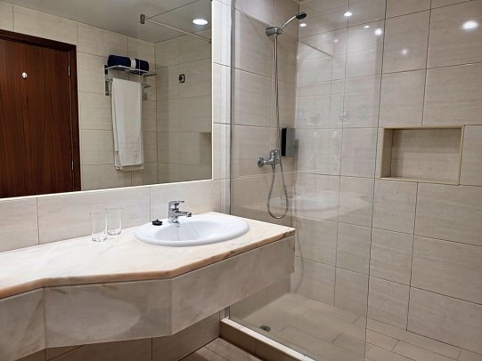 Cais da Oliveira - Beispiel Bad (Zimmercodierungen SBL, SPL, SBM & S1M)