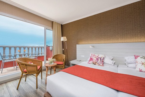 Enotel Sunset Bay - Wohnbeispiel Doppelzimmer Meerblick Balkon (Zimmercodierungen D5M, D1M & D3M)