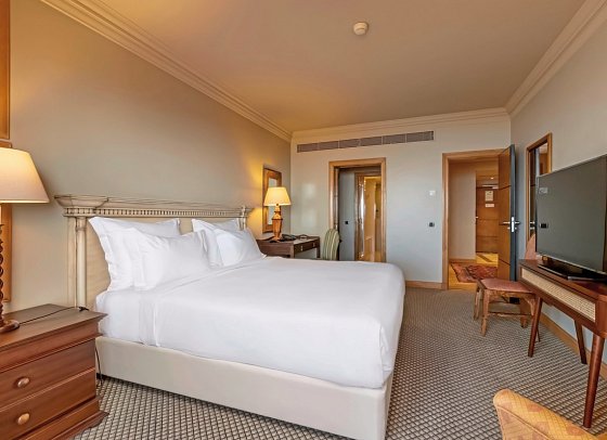 Royal Savoy - Wohnbeispiel Doppelzimmer Gartenblick (Zimmercodierung DBG)