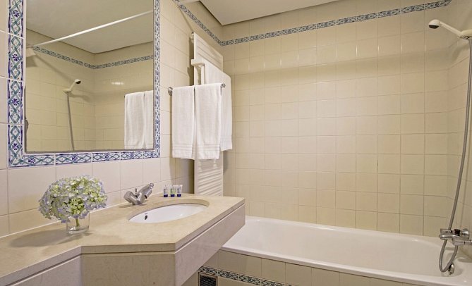 Quinta Santo Antonio da Serra - Beispiel Bad (Zimmercodierungen BB1 & BB2)