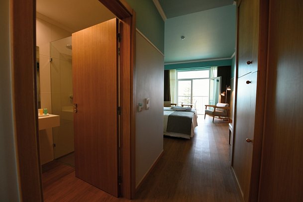 Hotel do Campo - Wohnbeispiel Doppelzimmer Meerblick (Zimmercodierungen DBN & DBM)