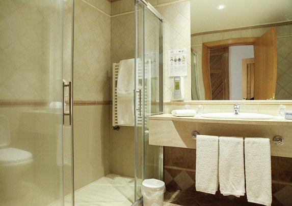 Eira do Serrado Hotel & Spa - Beispiel Bad (Zimmercodierungen DB1, DS1 & FB1)