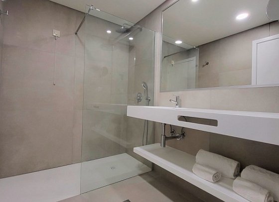 Royal Orchid - Beispiel Bad Studio (Zimmercodierungen SSL, SS1, SSM & S1M)