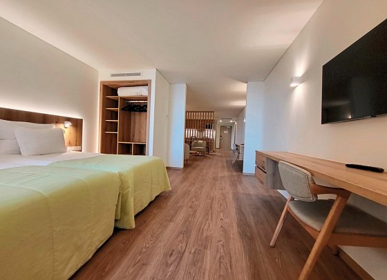Royal Orchid - Wohnbeispiel Juniorsuite Meerblick (Zimmercodierung J1M)