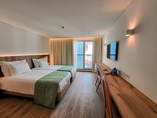 Royal Orchid - Wohnbeispiel Studio Superior Landblick (Zimmercodierungen SSL & SS1)