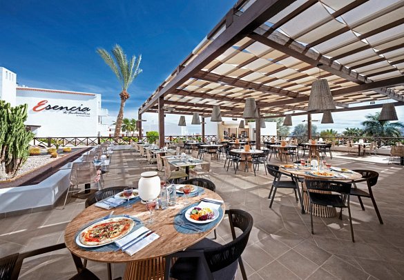 Esencia de Fuerteventura by Princess Hotels - Restaurantterrasse für Esencia Gäste im Fuertventura Princess
