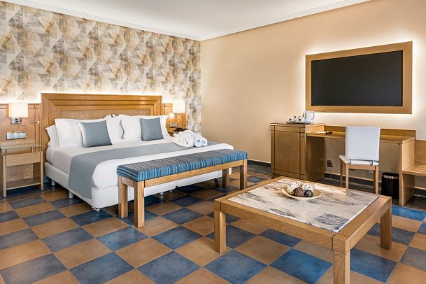 Elba Sara Beach & Golf Resort - Wohnbeispiel Junior Suite (Zimmercodierung JBM)