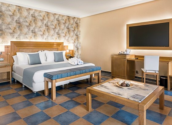 Elba Sara Beach & Golf Resort - Wohnbeispiel Junior Suite (Zimmercodierung JBM)