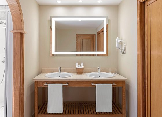 Elba Sara Beach & Golf Resort - Wohnbeispiel Juniorsuite (Zimmercodierung JBM)