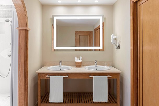 Elba Sara Beach & Golf Resort - Wohnbeispiel Juniorsuite (Zimmercodierung JBM)