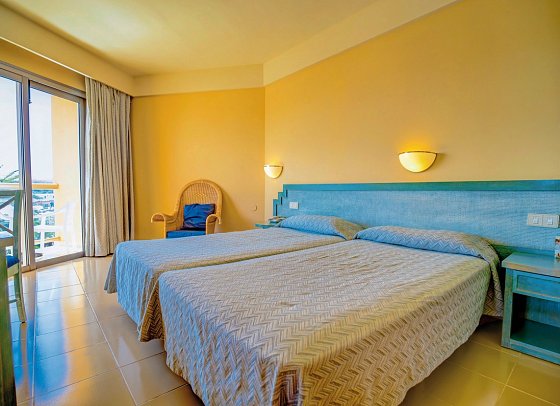 SBH Costa Calma Beach Resort - Wohnbeispiel Doppelzimmer seitl. Meerblick (Zimmercodierungen DBN & DCN)