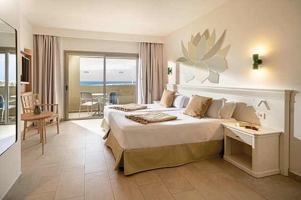 Iberostar Waves Gaviotas Park - Wohnbeispiel Juniorsuite seitl. Meerblick (Zimmercodierungen J1N & J2N)