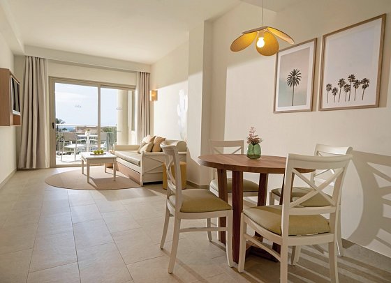 Iberostar Waves Gaviotas Park - Wohnbeispiel Suite seitl. Meerblick (Zimmercodierungen W1N & WB3)