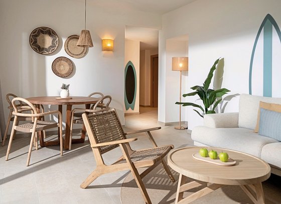 Iberostar Waves Gaviotas Park - Wohnbeispiel Familiensuite Senior Poolblick (Zimmercodierungen WM2 & WI6)