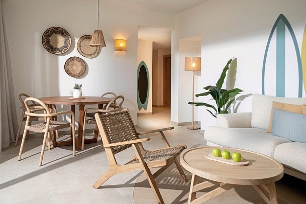 Iberostar Waves Gaviotas Park - Wohnbeispiel Familiensuite Senior Poolblick (Zimmercodierungen WM2 & WI6)