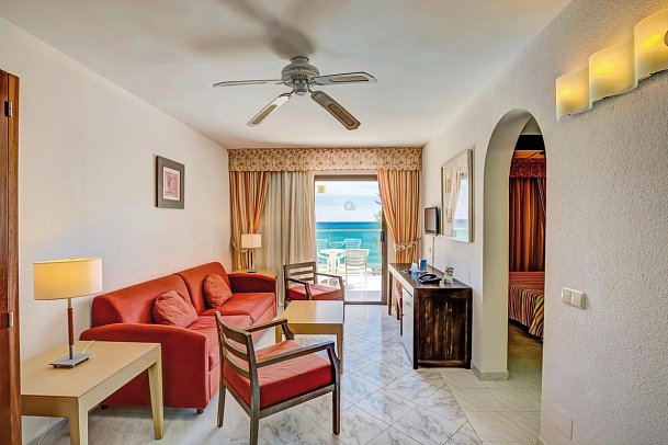 SBH Taro Beach - Wohnbeispiel Familienzimmer Meerblick Oceanfront (Zimmercodierung FBO)