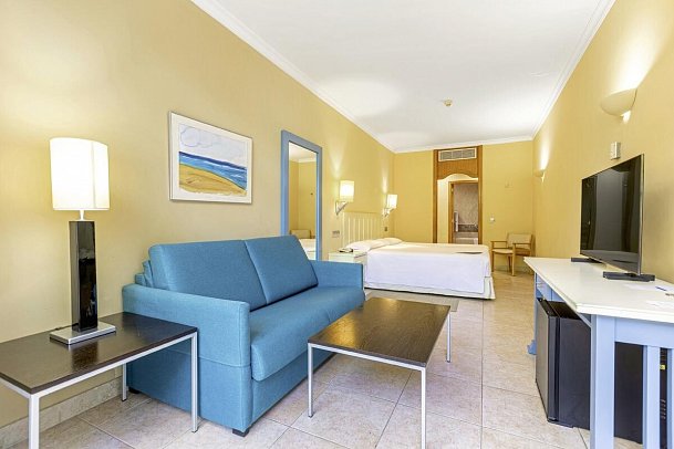 IFA Altamarena by Lopesan Hotels - Wohnbeispiel Familienzimmer Strassenseite (Zimmercodierung FB1)