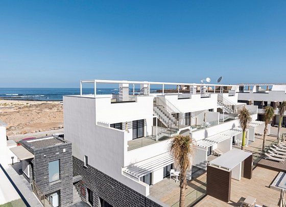 Esmeralda Cotillo Homes by LIVVO