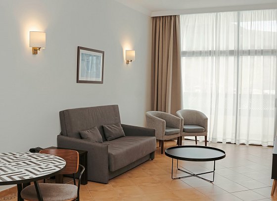 LIVVO Jandia Golf - Wohnbeispiel Familienzimmer (Zimmercodierung FB1)
