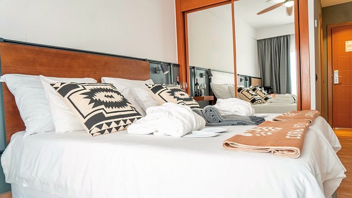 Coral Cotillo Beach Hotel - Wohnbeispiel Doppelzimmer Premium Poolblick (Zimmercodierung DMP)