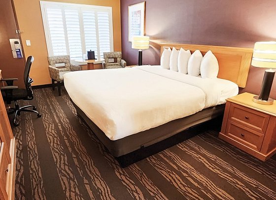 Best Western Plus Stovall's Inn - Wohnbeispiel Standard Room with Rollaway Bed (Zimmercodierung UG6)