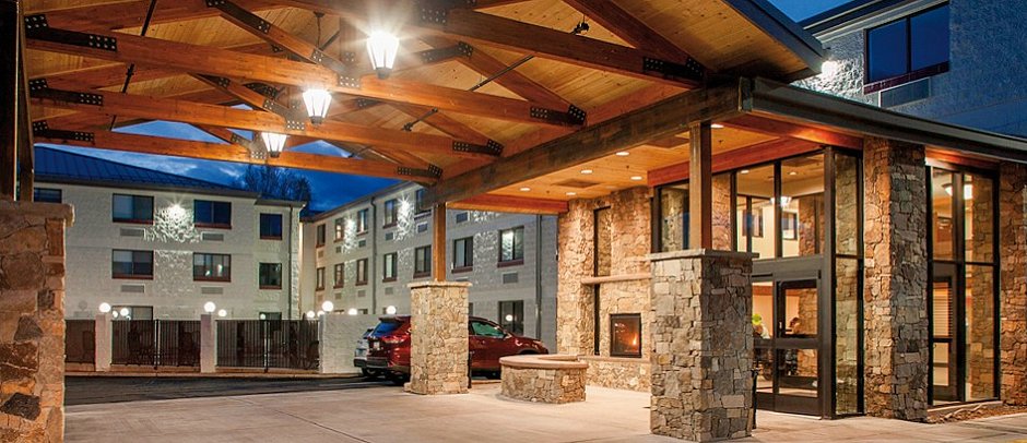 Red Feather Lodge