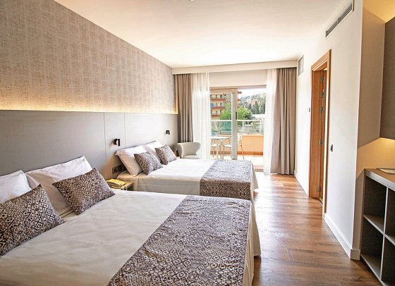 Golden Bahía de Tossa & Spa - Wohnbeispiel Vierbettzimmer (Zimmercodierung RB1)