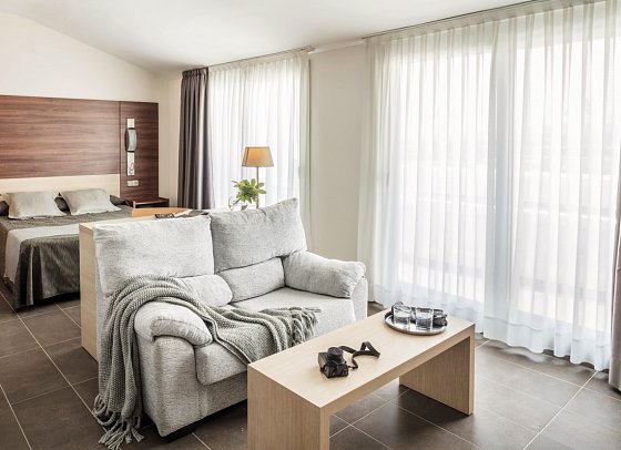 AQUA Hotel Aquamarina & SPA - Wohnbeispiel Juniorsuite (Zimmercodierungen JB1 & JM1)