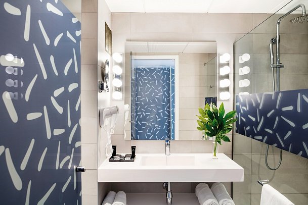 AQUA Hotel Onabrava & Spa - Badbeispiel Doppelzimmer (Zimmercodierungen DB1 & DM1)